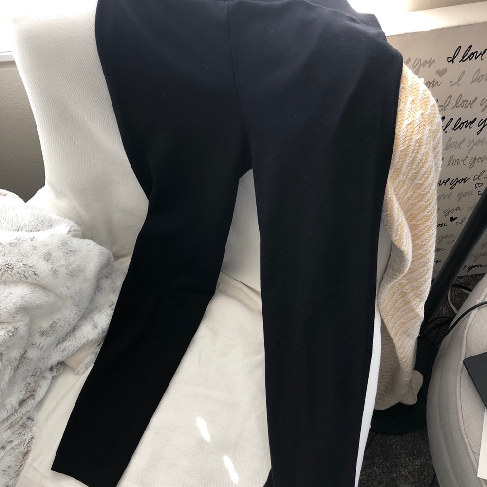 Leggings Max Studio back of leg seam